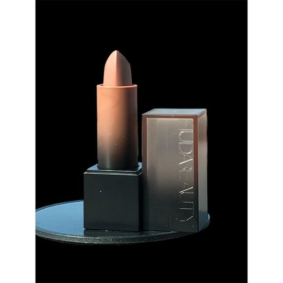 HUDA Beauty Power Bullet Cream Lipstick in Hustla - Picture 3 of 7